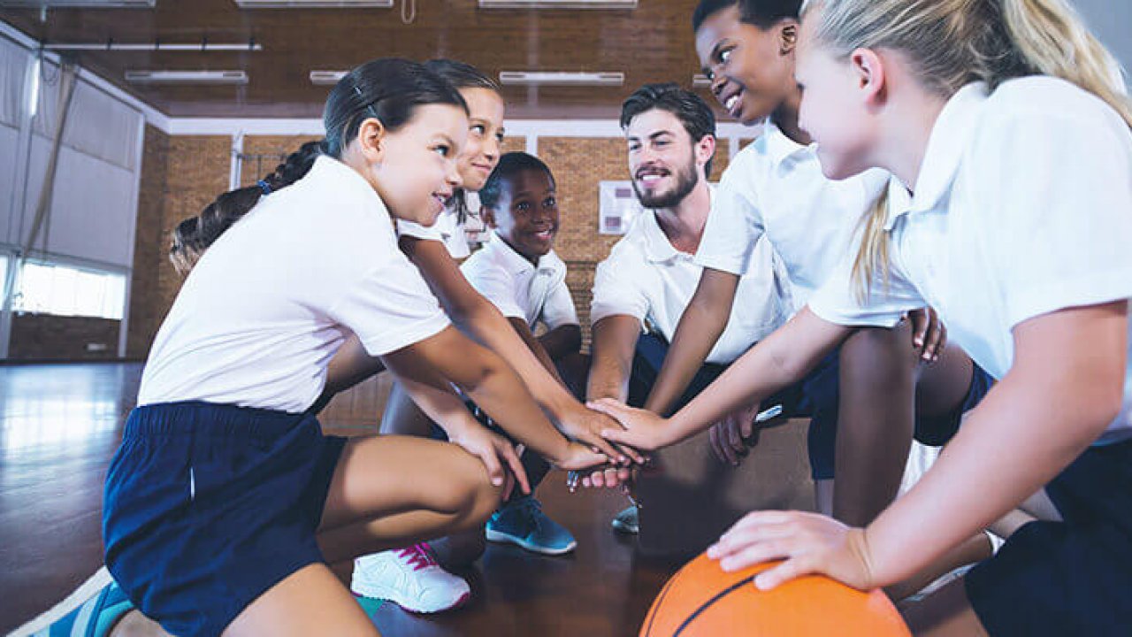 A Capoeira na sala de aula: Relações com a Educação Física e