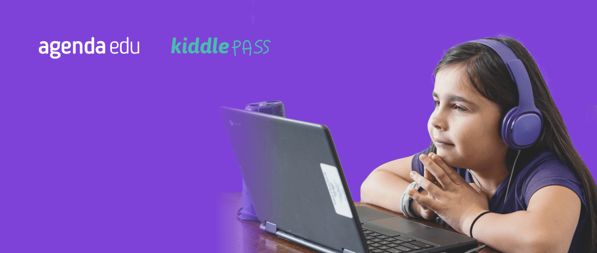 Imagem de criança estudando com notebook e as marcas Agenda Edu e Kiddle Pass